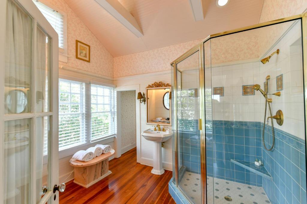 Old Colorado Inn - Image 4