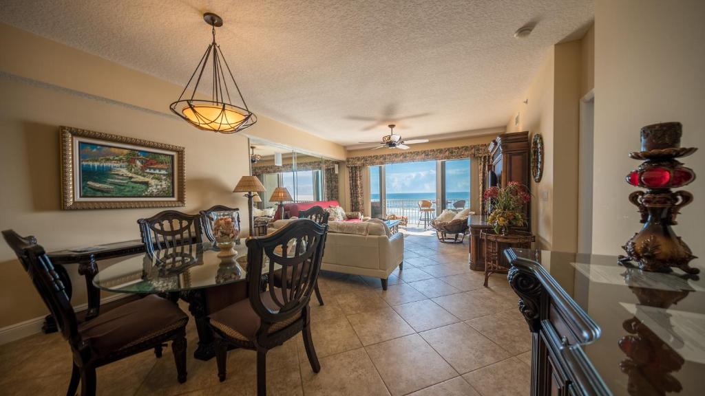 Family Friendly - Direct Oceanfront Sanibel 303 - Image 5