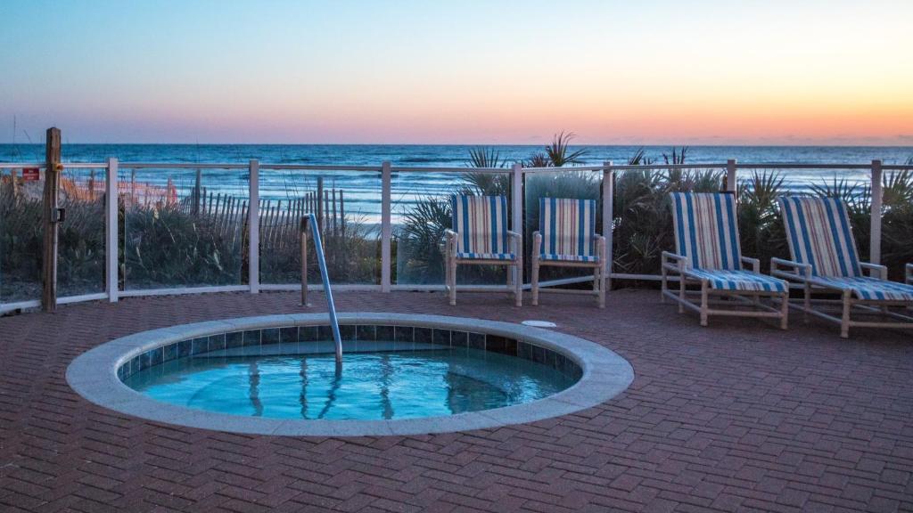 Family Friendly - Direct Oceanfront Sanibel 303