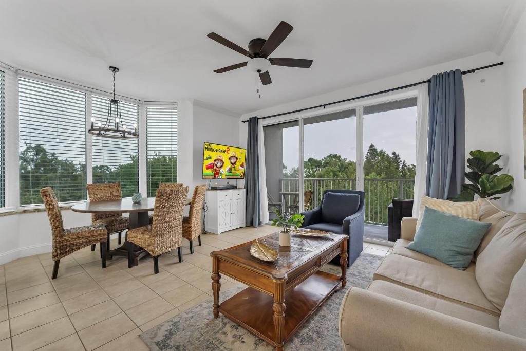 2BR condo minutes to Disney Springs