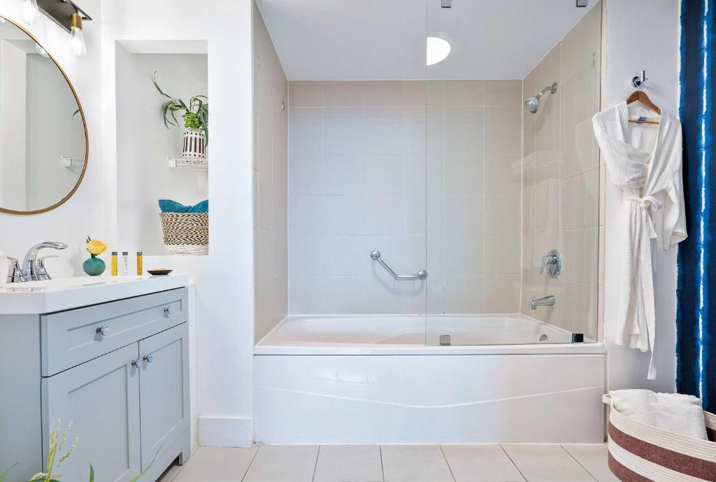 MVR Suite with Poolside Sips and Biscayne Backdrop