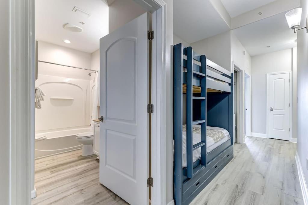 Disney Lakefront Luxury!