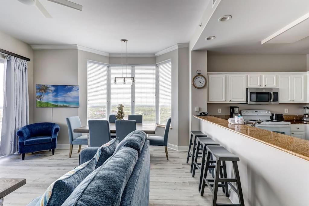 Disney Lakefront Luxury! - Image 7