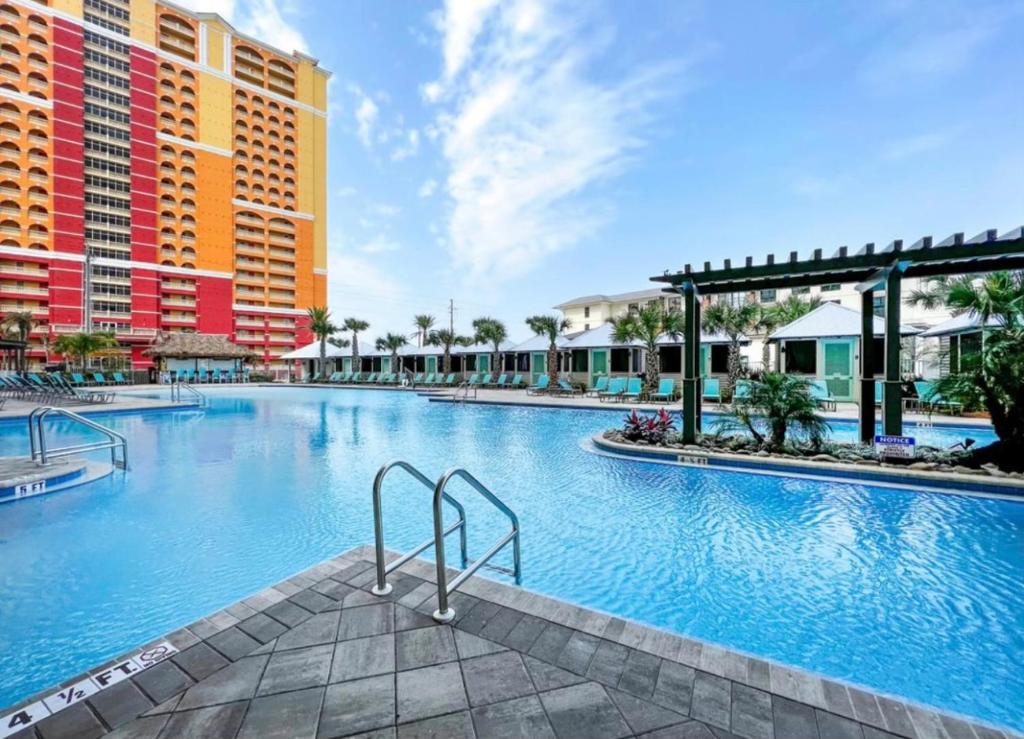 Oceanview 3BR Near Pier Park, Pool and Hot Tub - Image 8