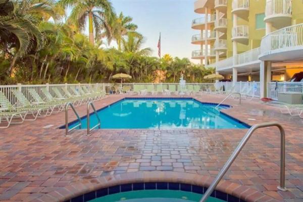 Hot Tub (Jacuzzi) - Photo 4