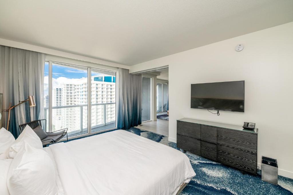 High Floor Luxury 2BR 2BA, Sleeps 6, Resort Access - Horizon by HomeStakes Stays - Image 6