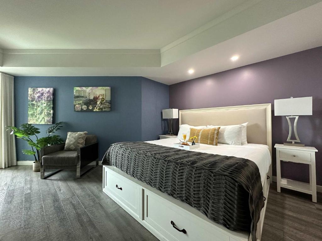 MVR Bright Suite with Premium Bedding - Image 6