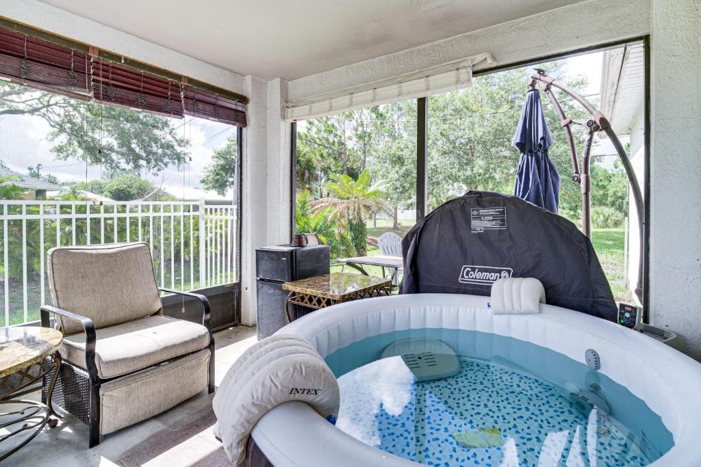 Hot Tub (Jacuzzi) - Photo 3