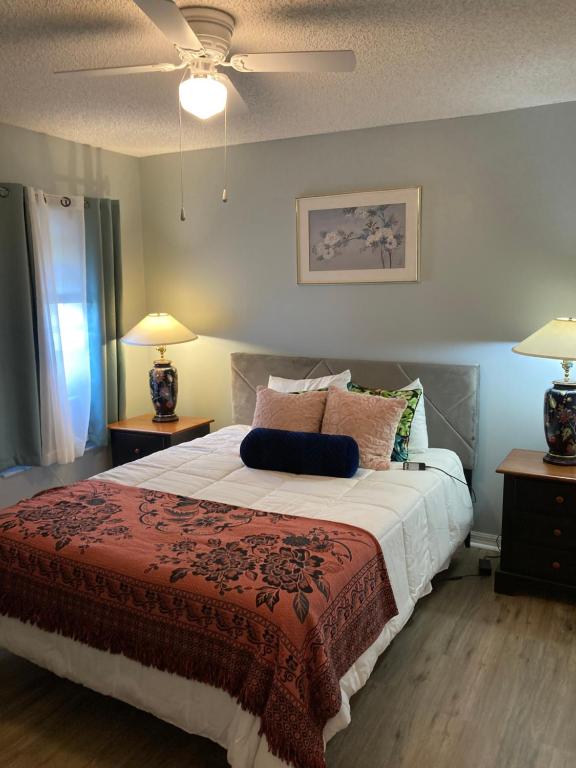 Pet Friendly, Hot Tub, 8ml to Beach, 7ml to Sebastian - Image 6