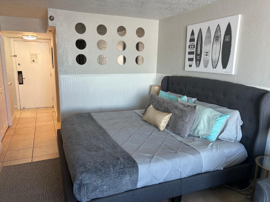 Luxury Beach Condo with Pool and Tiki Bar! - Image 8