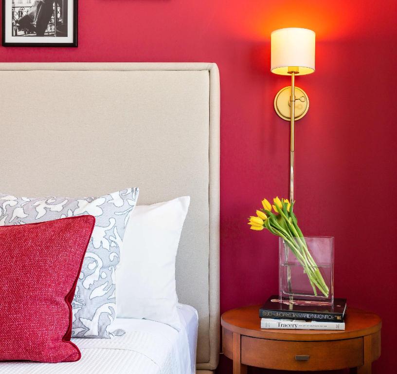 MVR A 5-Star Suite Feel Without Leaving the Grove - Image 5