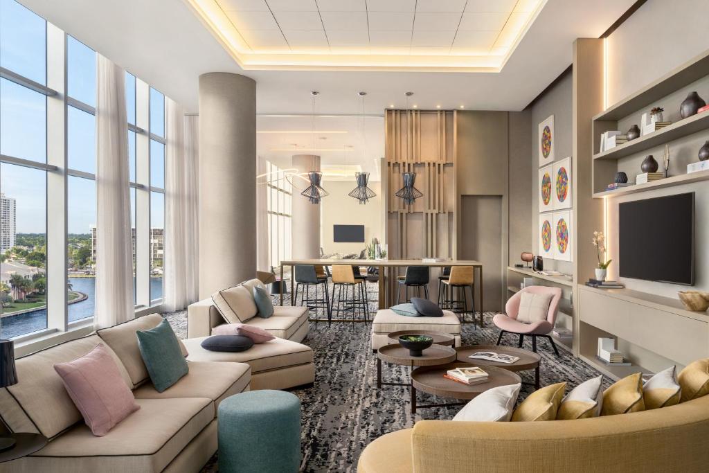 Hyde Beach House - Image 5