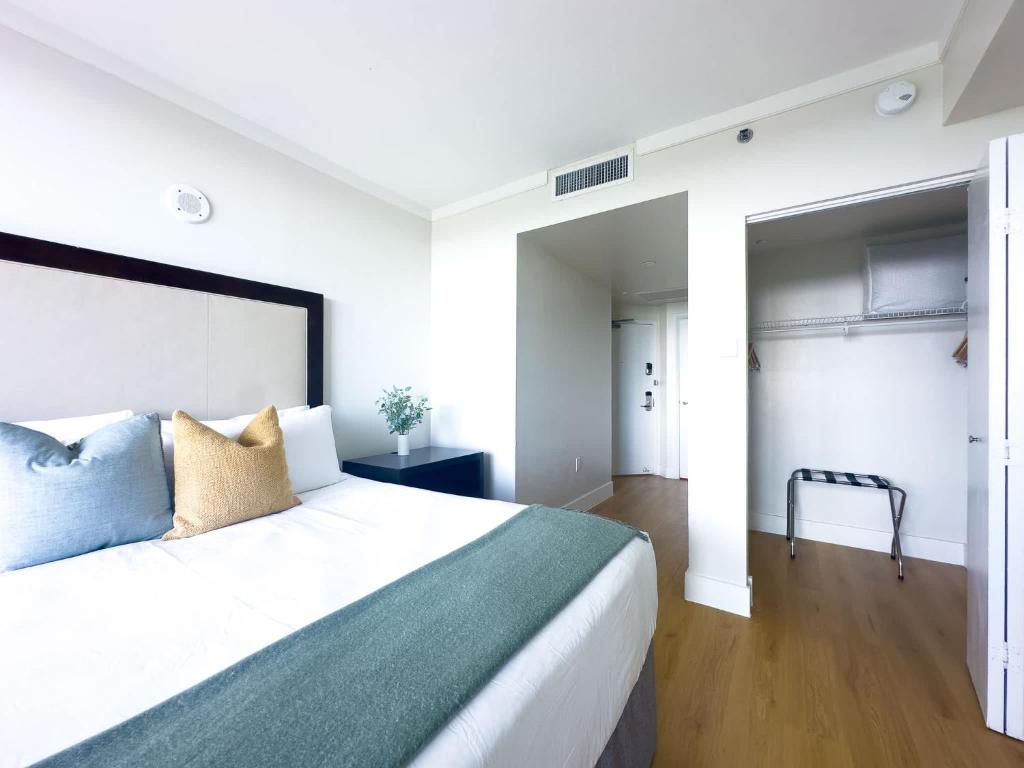 MVR Suite Designed for Travelers Who Know Better - Image 8