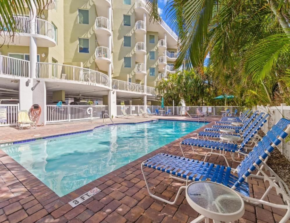 Salty Daze at Crystal Palms