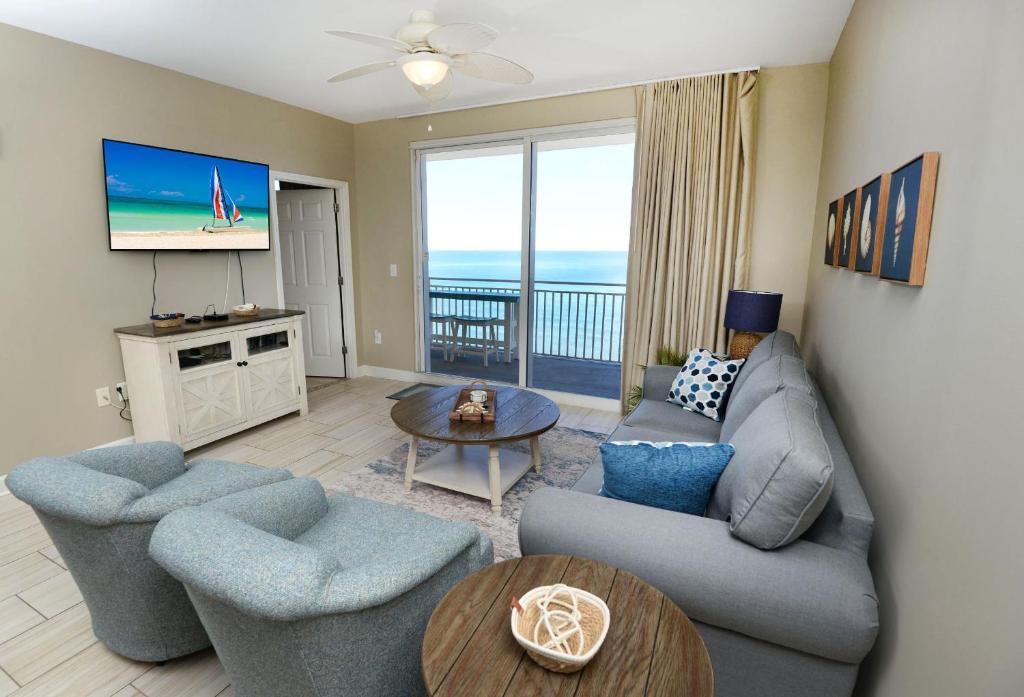 Beachfront Oasis at Splash Resort and Condos - Image 5
