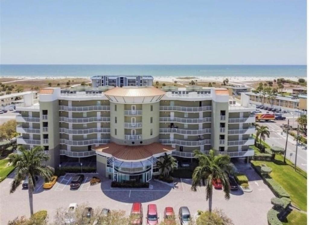 Crystal Palms Resort Treasure Island Penthouse Unit 603 - Image 7