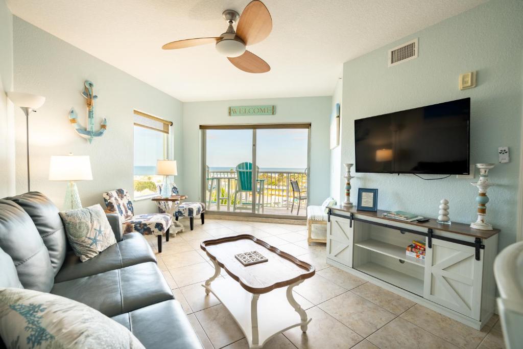 Crystal Palms Resort Treasure Island Penthouse Unit 603 - Image 6