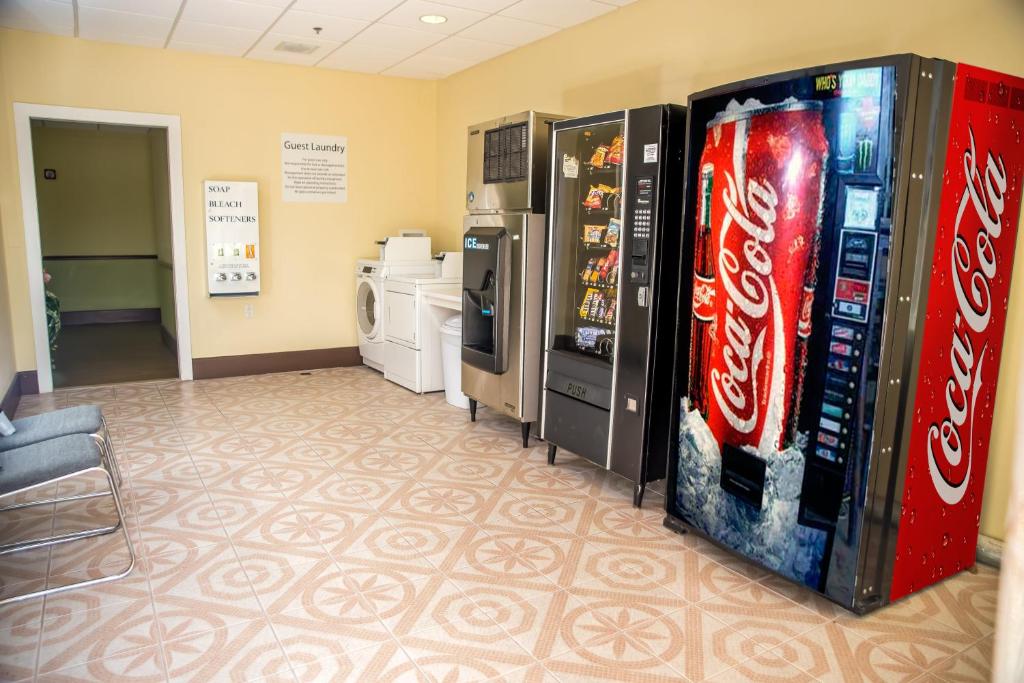 Holiday Inn Express & Suites Cocoa by IHG - Image 8