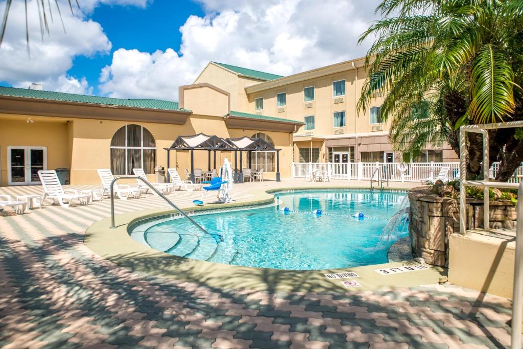 Holiday Inn Express & Suites Cocoa by IHG - Image 4