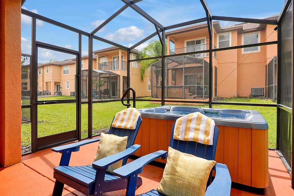 Regal Oaks Resort Vacation Townhomes by IDILIQ - Free Private Hot tub!