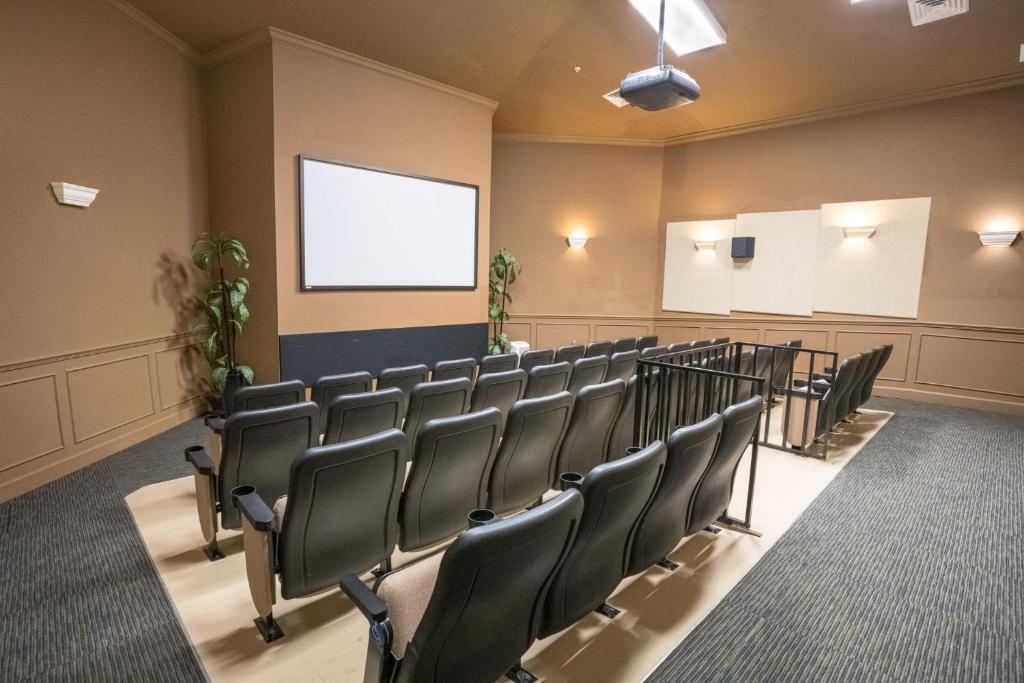 Water Park & Fantastic Pool only Minutes To Walt Disney World's Front Gate!!! - Image 8