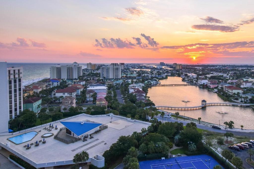 Pelican Beach Resort by Tufan