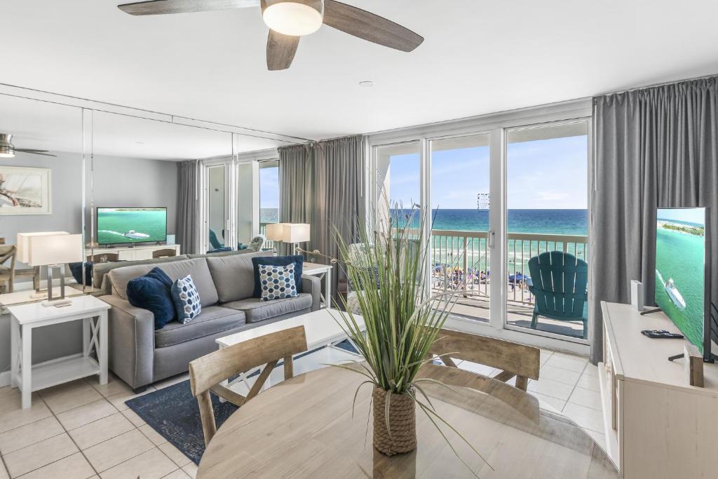 Pelican Beach Resort by Tufan - Image 6