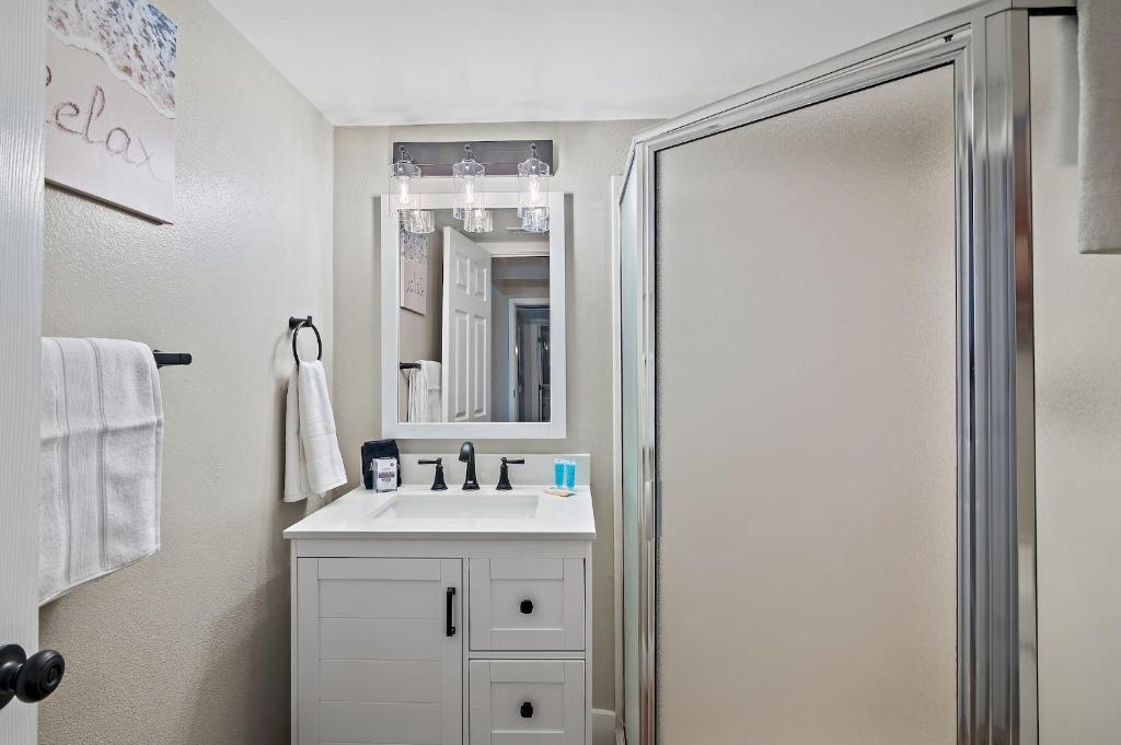 Pelican Beach Resort Destin - Image 7