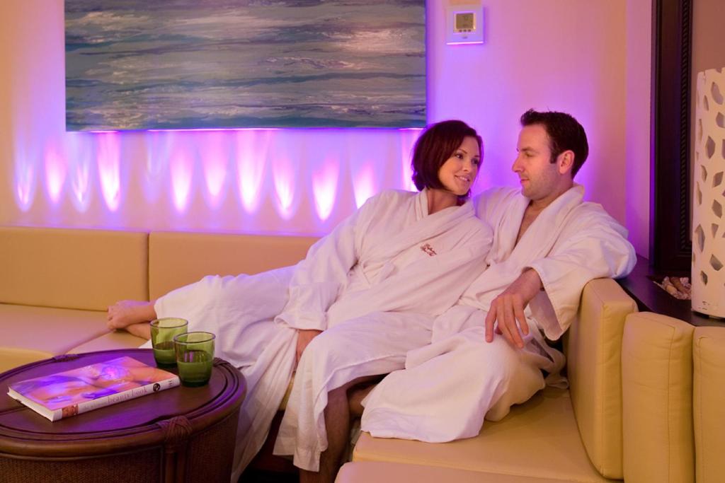 Lion King-themed condo near Disney, Sea World, Universal and OCCC with pool, spa, restaurants, shuttle, private balcony, and the BEST view of fireworks shows - Image 8