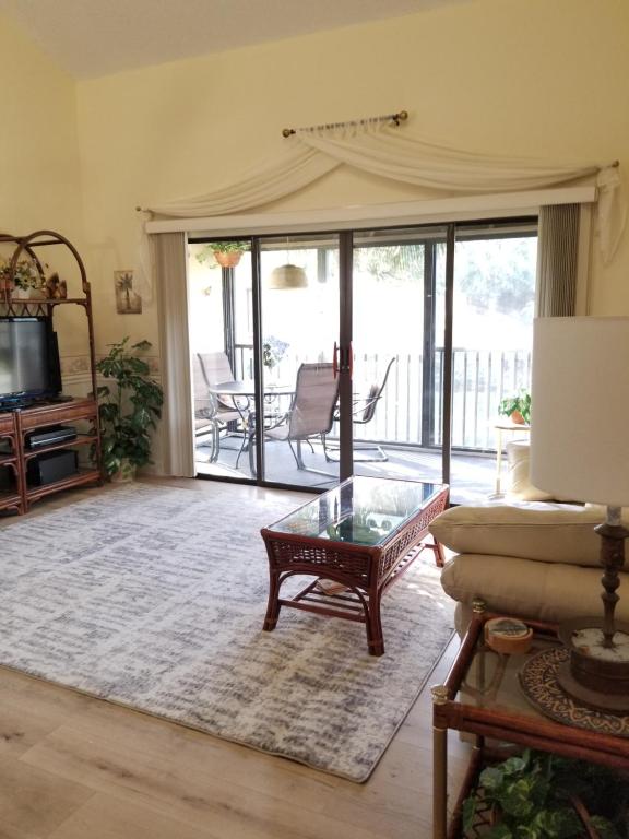 Island Life - Image 6