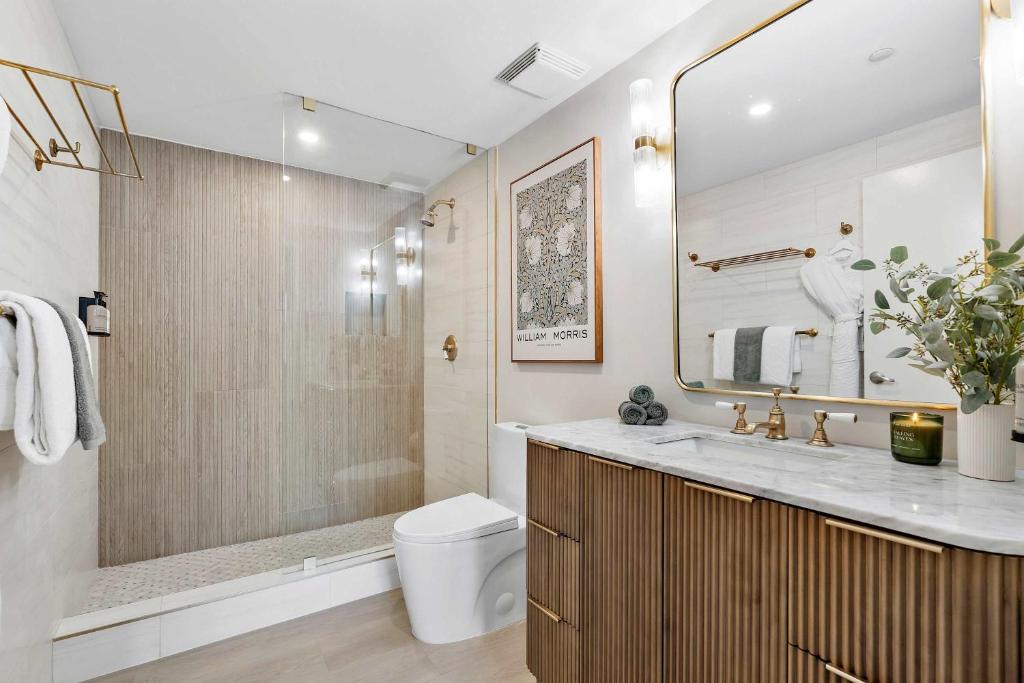 MVR - A Suite That-s Actually as Good as It Looks - Image 8