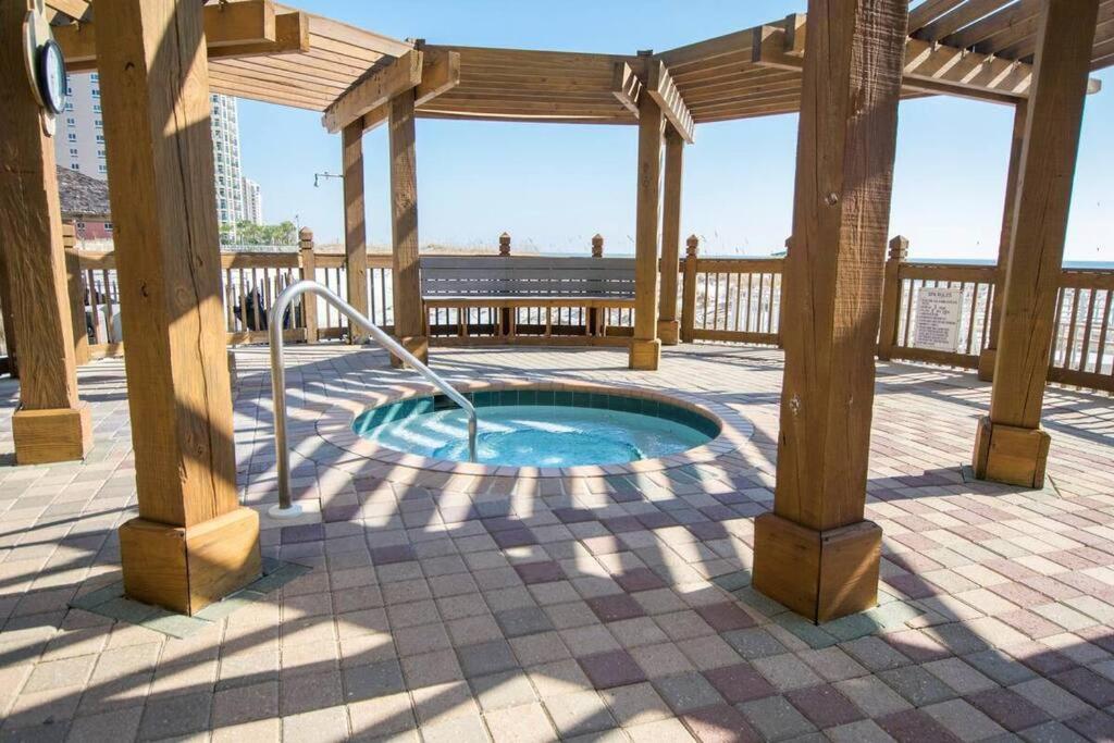 Hot Tub (Jacuzzi) - Photo 3