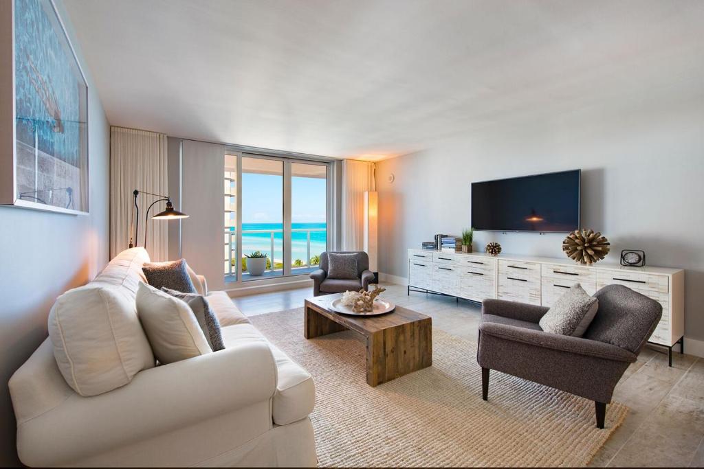 1 Hotel & Homes Miami Beach Oceanfront Residence Suites By Joe Semary - Image 4