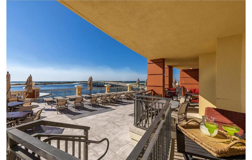 Bright, Corner Unit With Incredible Gulf And Sunset Views! - Image 6