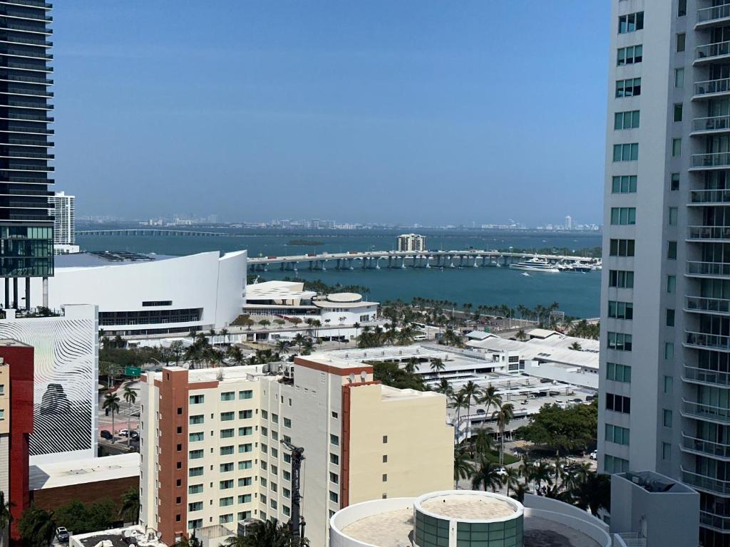 Comfortable Studio with King Bed and Queen Sofa-bed - Image 7