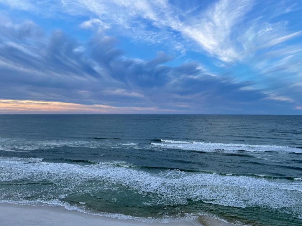 OCEAN FRONT CONDO w INCREDIBLE VIEWS - Image 7