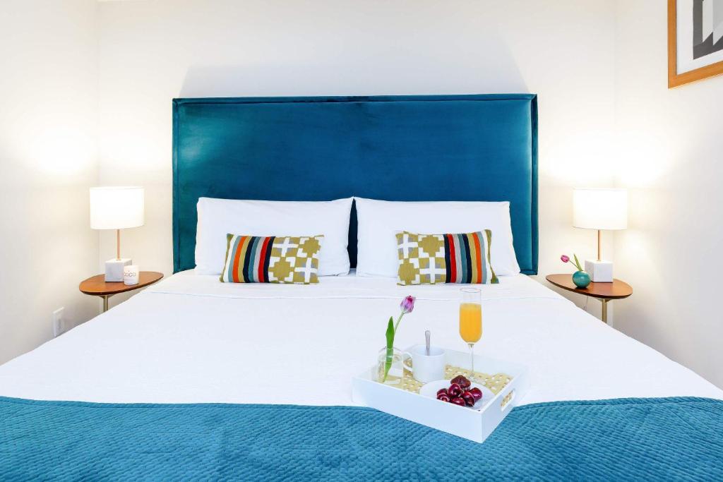 MVR Suite with Access to Miami-s Best Rooftop - Image 4