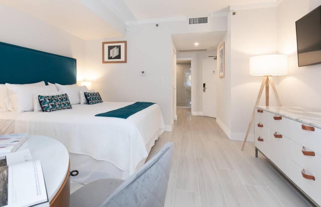 MVR Suite with Access to Miami-s Best Rooftop - Image 8