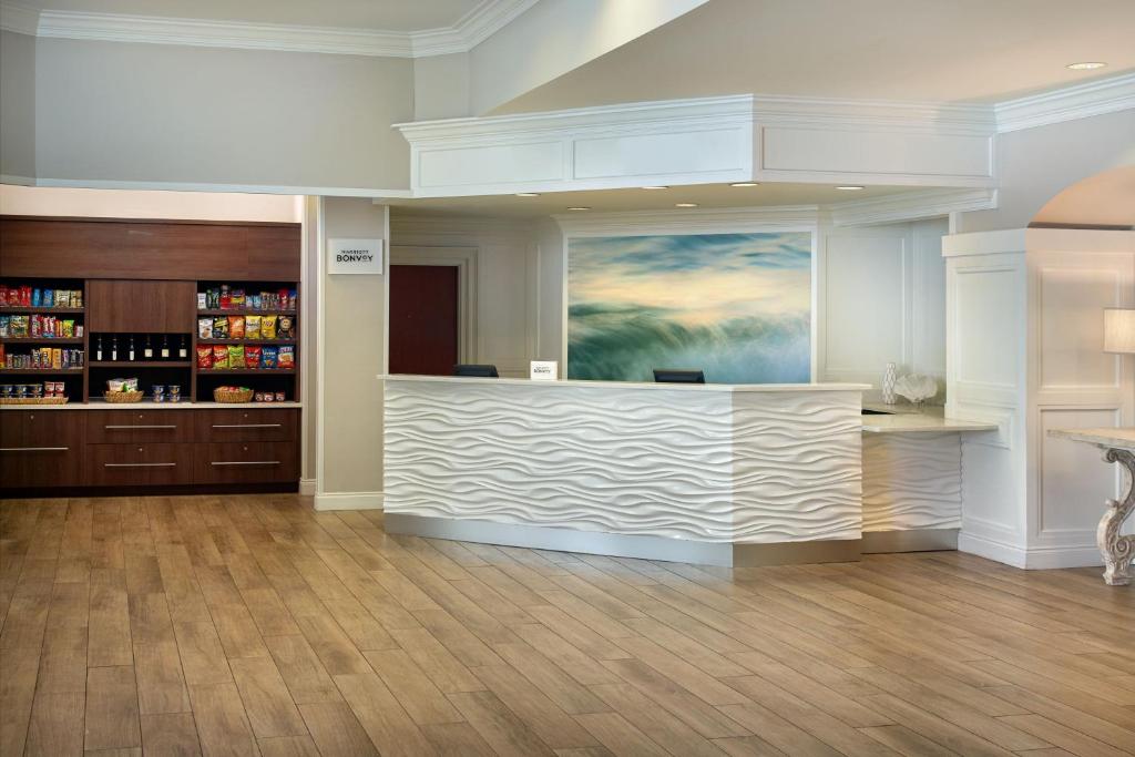 SpringHill Suites by Marriott Pensacola Beach - Image 6