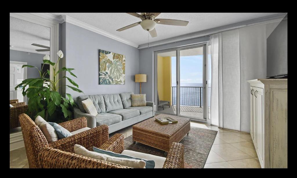 Beautiful Beachfront Views - The Retreat at Emerald Isle