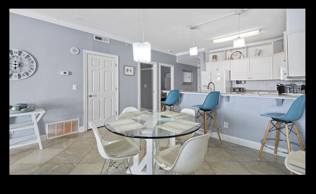 Beautiful Beachfront Views - The Retreat at Emerald Isle - Image 6