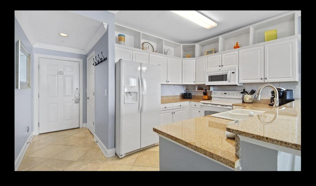 Beautiful Beachfront Views - The Retreat at Emerald Isle - Image 7