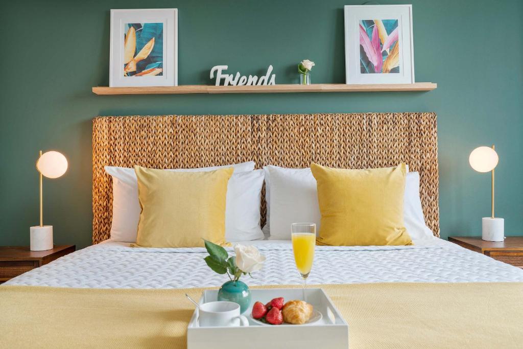 MVR Suite with Picture-Perfect Views of Miami - Image 4