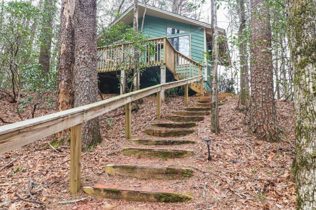 Azalea Pine Bungalow - Image 5