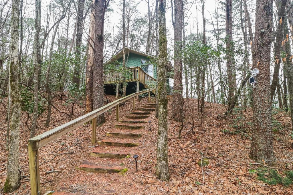 Azalea Pine Bungalow - Image 8
