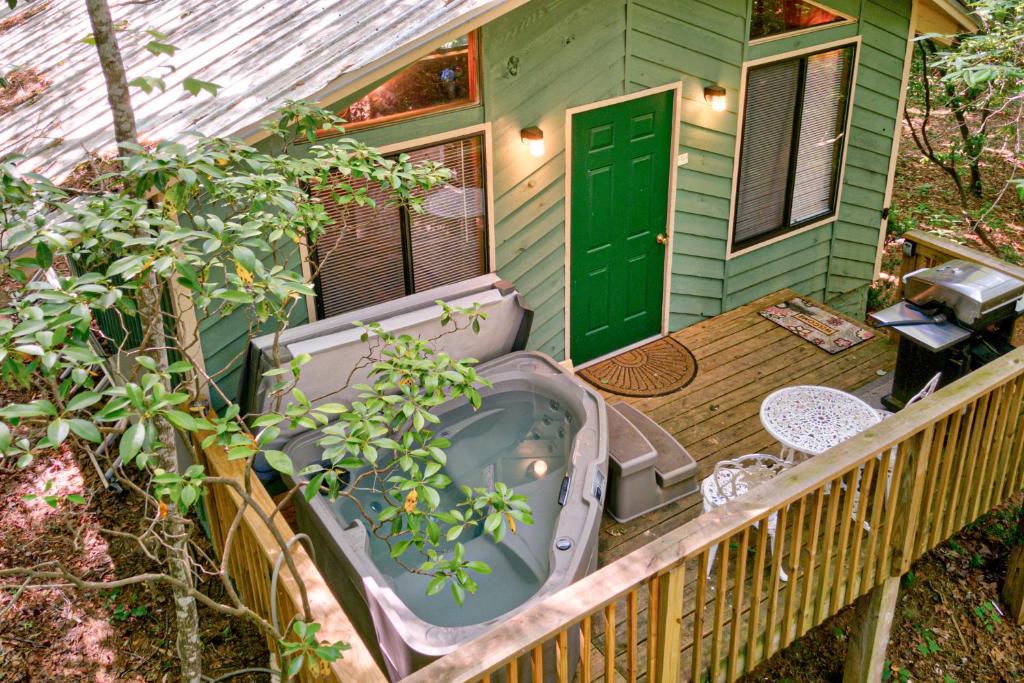 Azalea Pine Bungalow