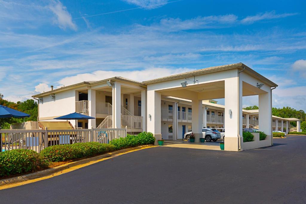 Motel 6-Albany, GA - Image 7