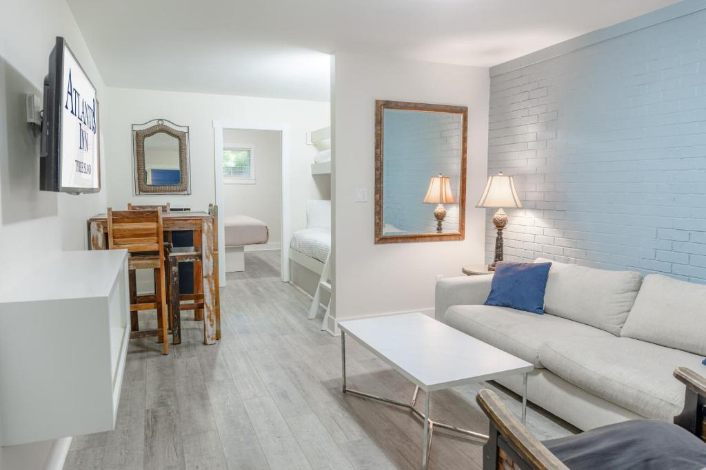 Atlantis Inn - Tybee Island - Image 8