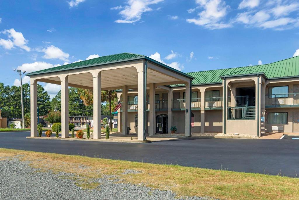 Quality Inn Cordele - Image 7