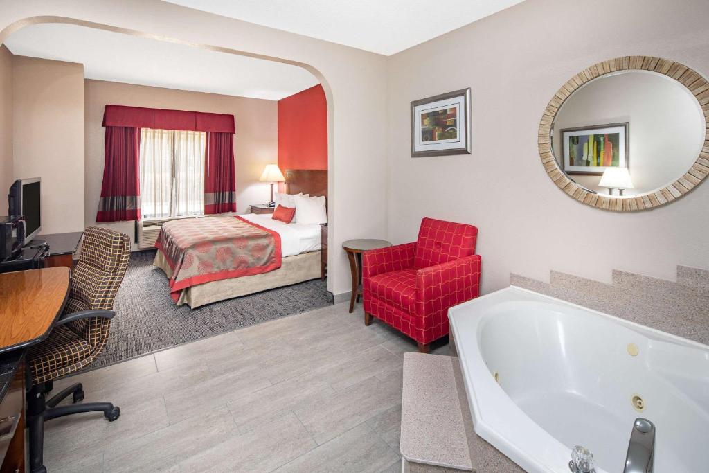 Ramada by Wyndham Alpharetta Atlanta North